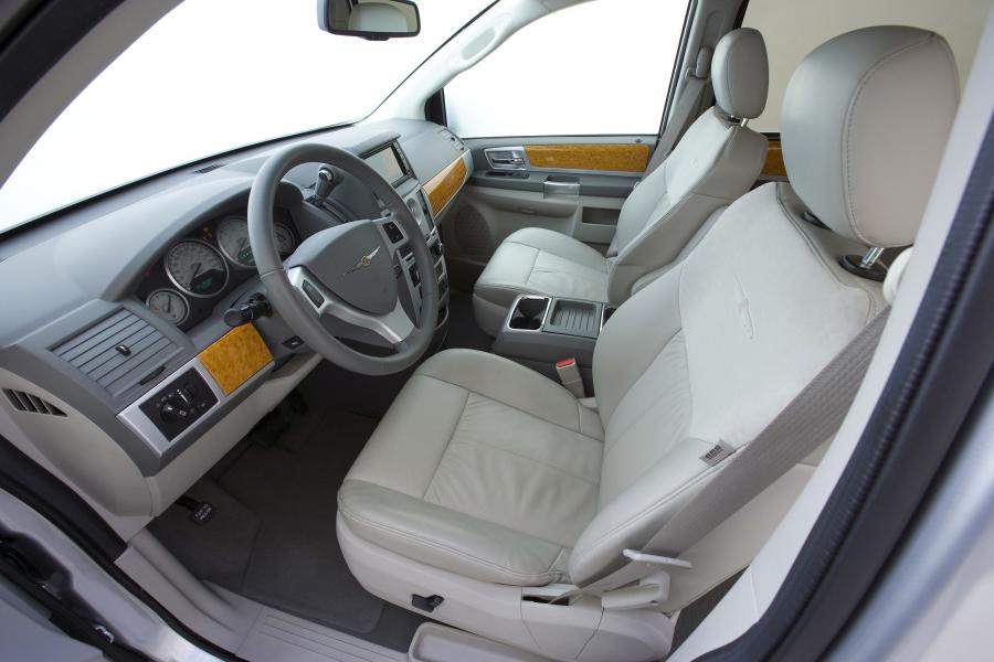  Chrysler Grand Voyager 2008 года  (фото 29 из 108)